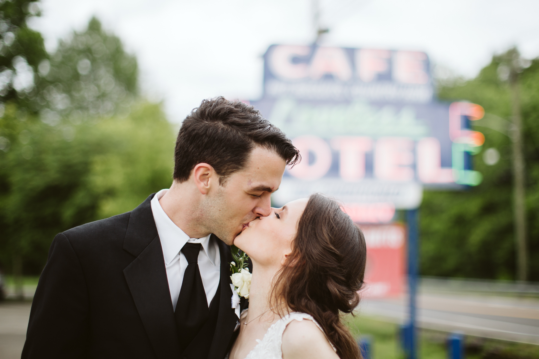 Wedding reception at the loveless cafe and barn in nashville, tennessee