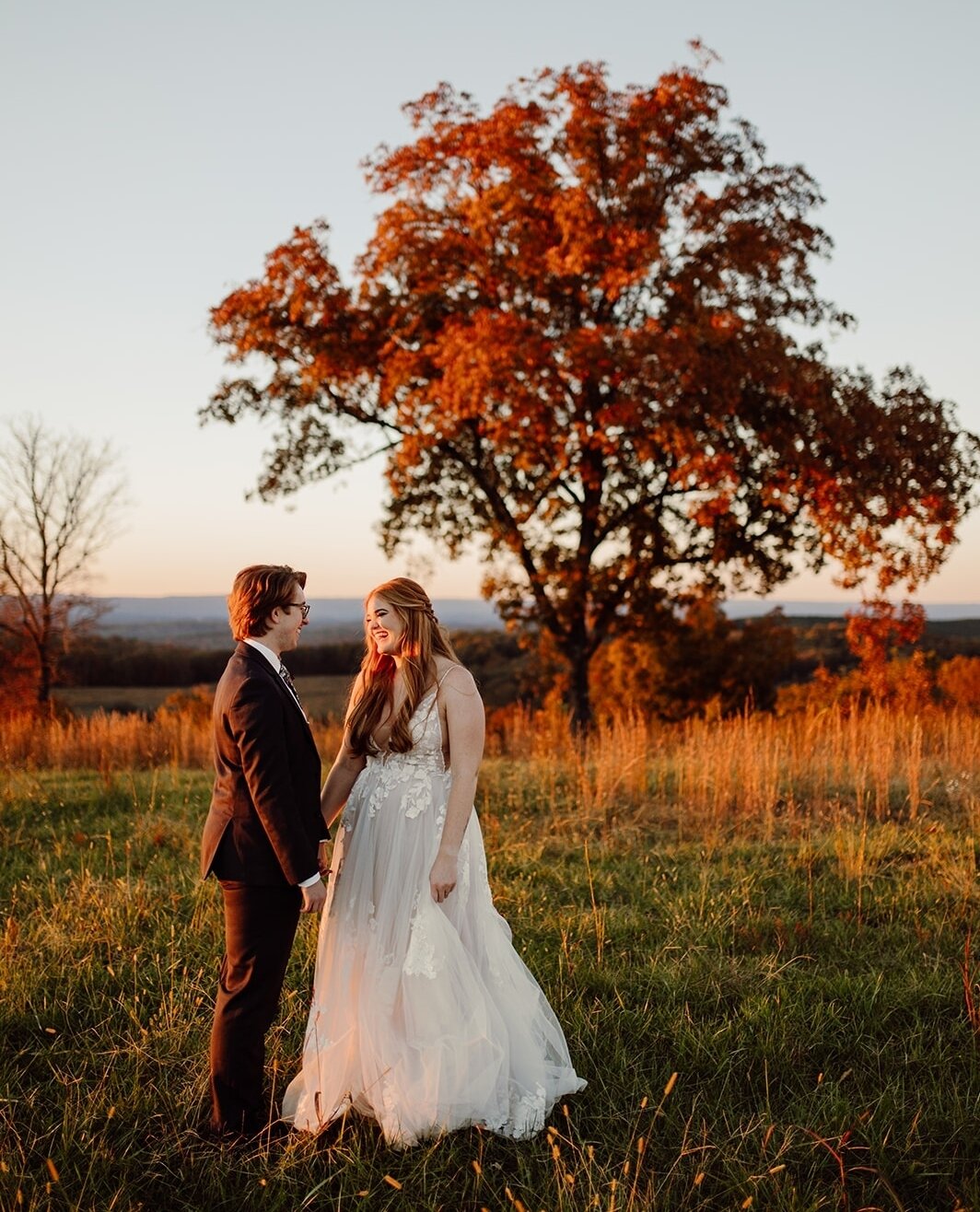 November weddings. You truly never know what type of weather you're going to get in Tennessee, but Rob and Brennan had the perfect day for their one-year anniversary celebration. They had a small elopement in 2020, and gathered with all of their fami